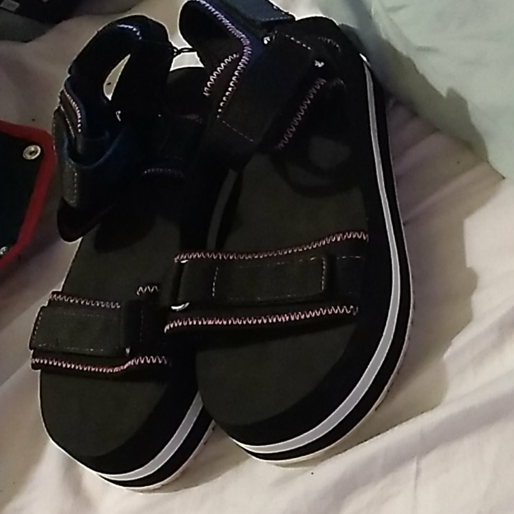 Sandal new